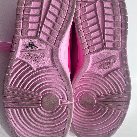 Nike Dunk Low triple pink “Barbie” sneakers- fits women sz 8.5 - Picture 4 of 11